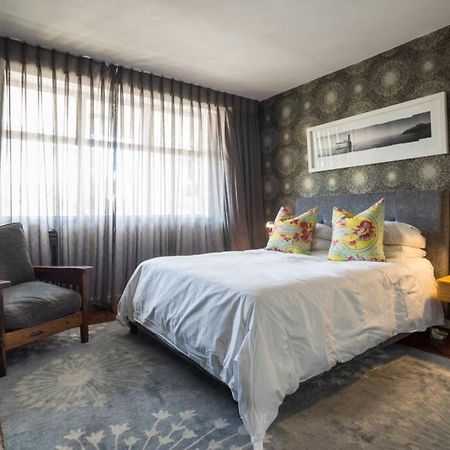 World Travellers Eclectic Apartment Cape Town Bagian luar foto