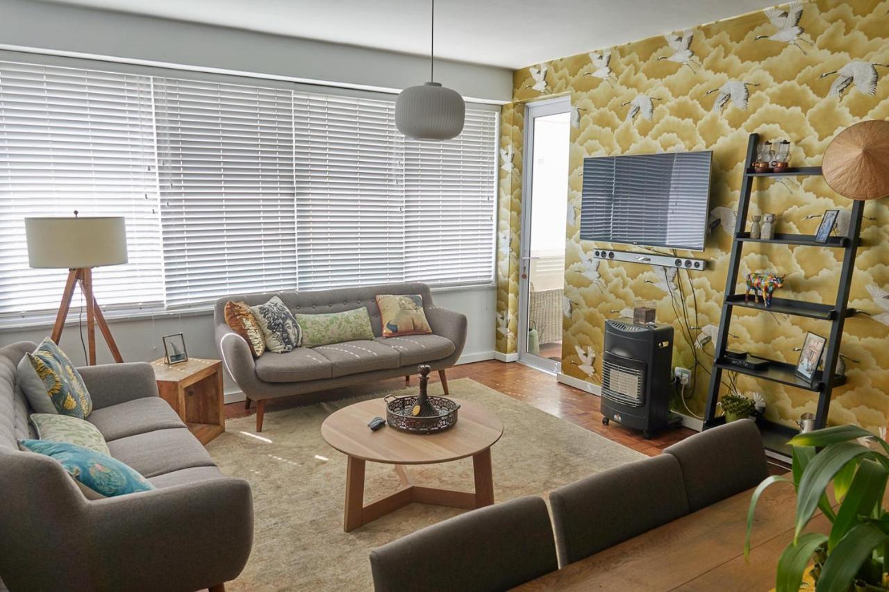 World Travellers Eclectic Apartment Cape Town Bagian luar foto