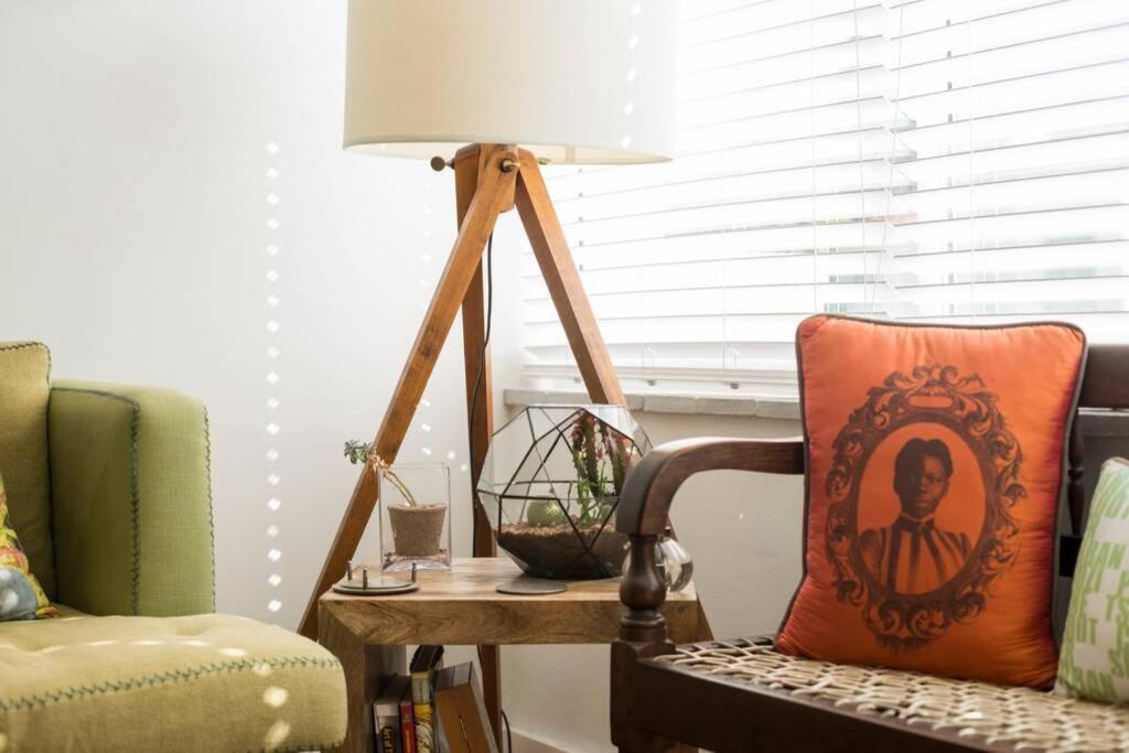 World Travellers Eclectic Apartment Cape Town Bagian luar foto