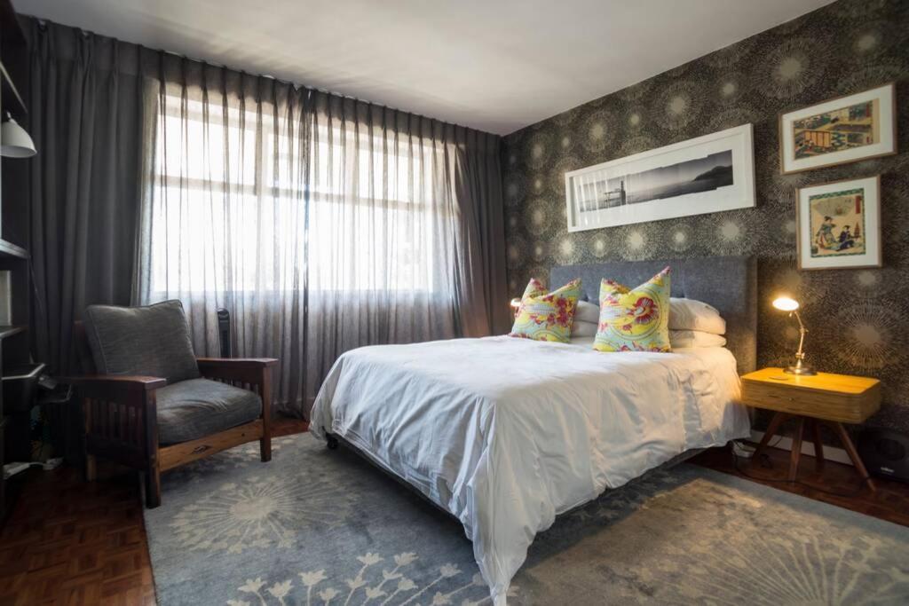 World Travellers Eclectic Apartment Cape Town Bagian luar foto