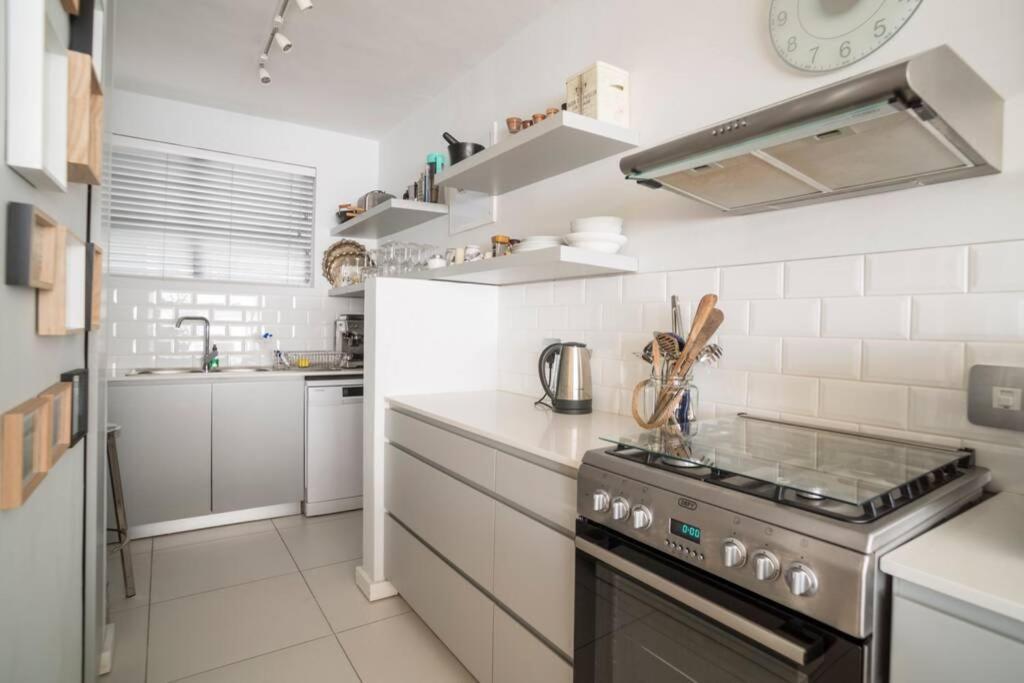 World Travellers Eclectic Apartment Cape Town Bagian luar foto
