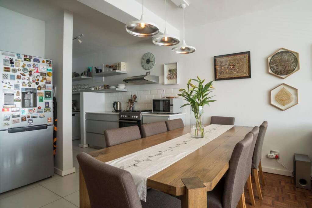 World Travellers Eclectic Apartment Cape Town Bagian luar foto