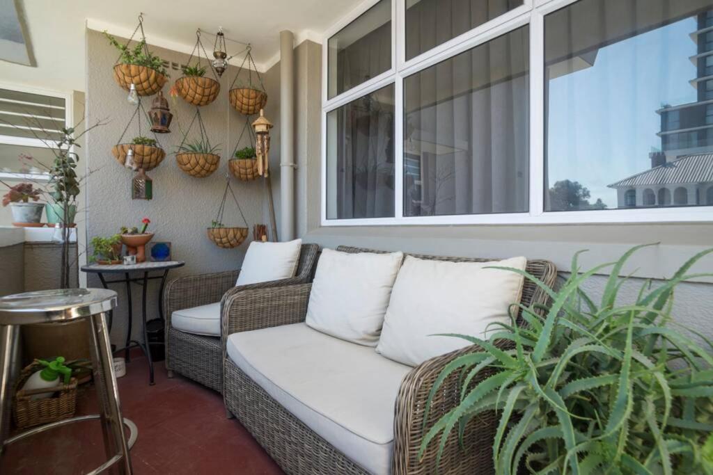 World Travellers Eclectic Apartment Cape Town Bagian luar foto