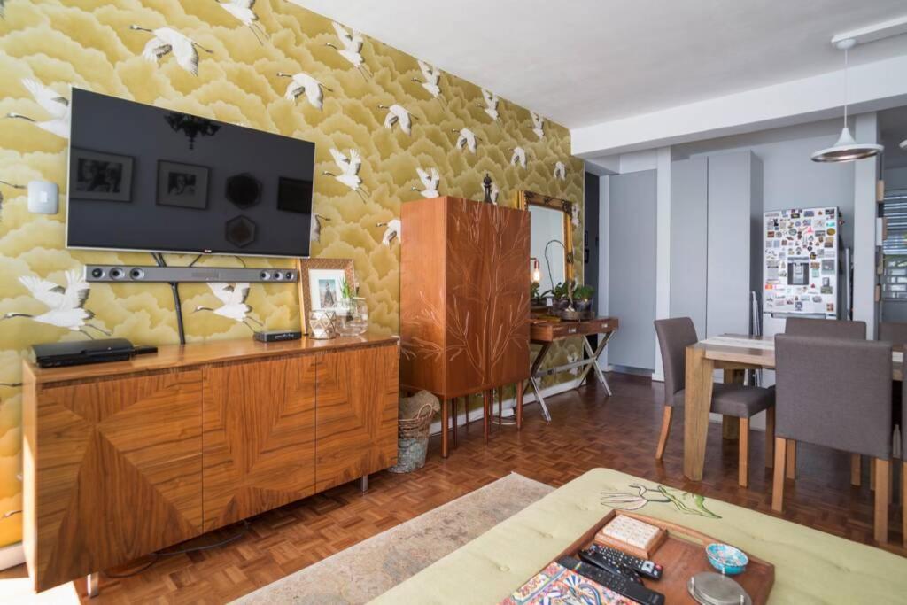 World Travellers Eclectic Apartment Cape Town Bagian luar foto